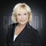 14-06-2004 Monique van der Ven at studio Amsterdam

[keywords]Smiling, Eyecontact, Half Length, Posed, Director[/keywords]